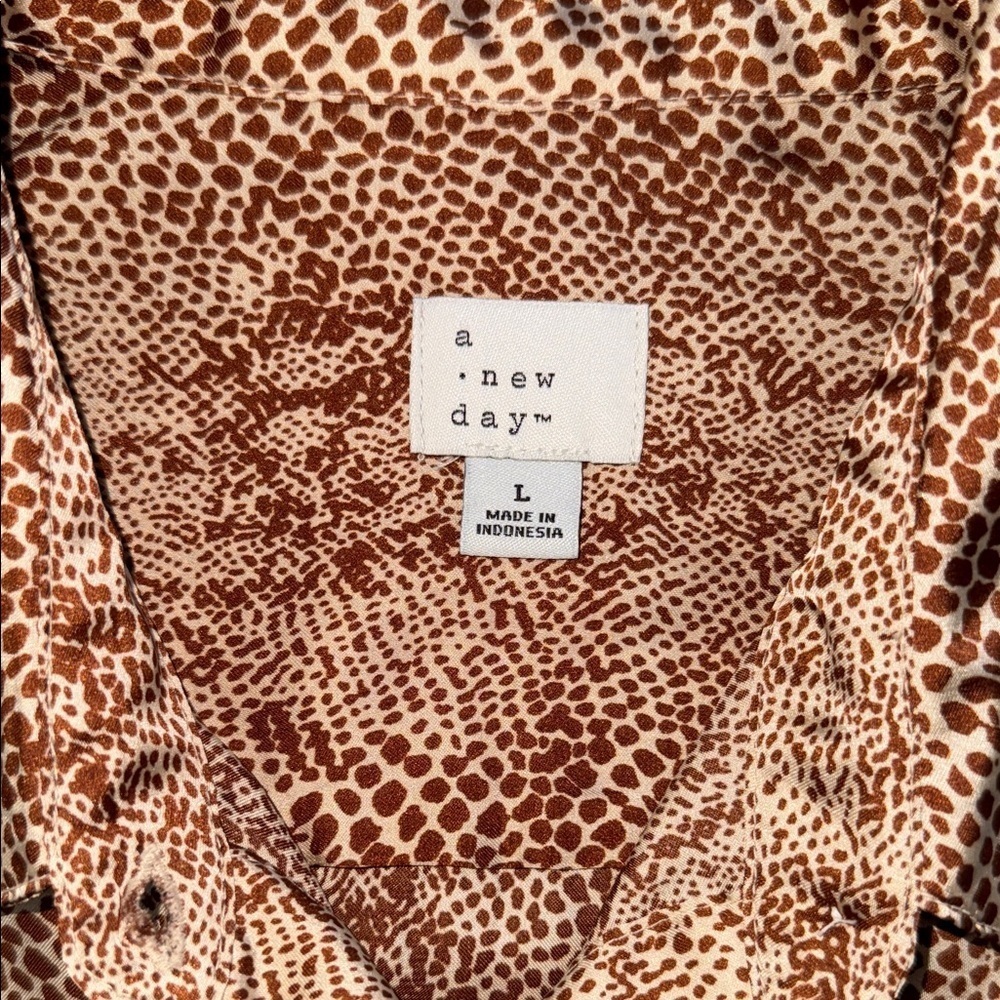 A NEW DAY Brown Animal Print Button-Up Blouse Size L